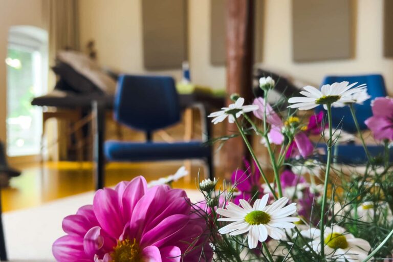 bloemen tijdens een retreat